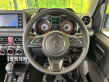 【純正革巻きステアリング】上質な革を使用することで、手にしっかり馴染みとても運転しやすいハンドルです♪