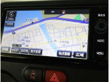 純正ナビを装備。タッチパネル式で使いやすく、お出かけもラクラクです。