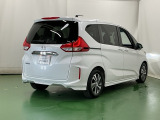 後席の窓には外から車内が見えにくくなるプライバシーガラスを採用。周りを気にせずリラックスして過ごせます