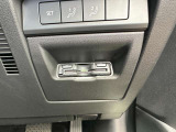 ETCは運転席右膝元に埋め込まれておりますので運転の邪魔にもなりません。