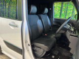運転席シート廻りは使用感も少なく、良好な状態となっています。丁寧に使われていたことがよくわかりますね。
