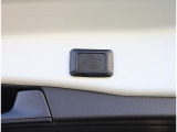 お車のご納車は待ち遠しいもの。1日でも早くご納車が出来るよう、整備拠点と販売店を結ぶ輸送ラインを確立しております。