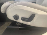 ご覧いただきありがとうございます。車両詳細等お気軽に店舗スタッフまでお問い合わせください。通話無料の専用フリーダイヤルも