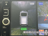 車両周辺の映像を画面上で確認でき、駐車時の位置合わせや周囲の確認に役立ちます。映像とガイド表示を活用し、目視確認とあわせて安心感のある駐車をサポートします。