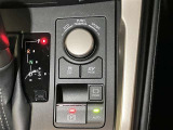 横滑り防止トラクションコントロールついてます。