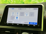 ラジオやテレビ、ディスク、SD、Bluetoothなどのソースを一覧から選択できます。使いたい音源を画面で確認しながら切り替えられ、普段使いにも便利です。