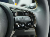 ◆アダプティブクルーズコントロール◆予め設定した車速内でクルマが自動的に加減速。前走車との適切な車間距離を維持しながら追従走行します。【LKAS】車線維持支援システムでステアリング操作を支援。