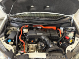 エンジンルームもぜひチェックしてください!ご納車前にはHondaの整備士が点検・整備を実施し、安心してお乗りいただける状態でお渡しいたします。見えにくい部分までしっかり確認してご納車します。