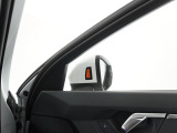 斜め後方から接近する車両を感知しドライバーに注意喚起するサイドアシスト装備。詳しくは0078-6002-900146中古車スタッフまで