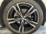BMWならではの卓越した走りを支えるホイールと足回りです!日本車の走りに慣れている方にもぜひ体感して頂きたいほど、高いレベルでまとまっています!
