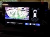 バックカメラの画像です。ガイドラインがスムースな車庫入れをサポートいたします。車庫入れの安心感がアップしますね。