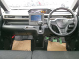 操作しやすい運転席廻り!操作パネルも使いやすい!!ドライブが楽しくなります!