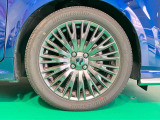 【製造24年】デザイン性が大事ですが、スチールホイルに比べアルミは軽量ですので、燃費や走りにも影響します。