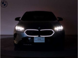 【キドニーグリル】BMWは約90年もの間、ほぼ全ての車両にひと目でBMWだと分かるこの特徴的なフロントグリルが備えられ、デザイン・アイコンとして親しまれてきました。