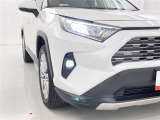 フォグランプ装着車です。暗い夜道の車両前方を明るく照らします