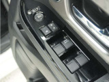 ◆パワーウィンドウスイッチ◆運転席から全席の窓の開閉操作を行うことが出来いつでも換気ができます!