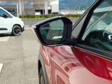 サイドミラーには後方のお車をおしらせ機能も!