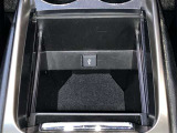 USBポートも備え付けられていますのでお手持ちの音楽機器・スマホを繋げて楽しむ事が出来ます!