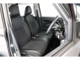 ■車内クリーニング■専門スタッフが見えないところまで徹底洗浄!車内のニオイもリフレッシュ!目に見えないところまで美しくがモットーです。だから、当店の中古車は内装にも自信があります!