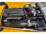 Ford Duratec 2.0L エンジンを搭載。