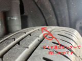 タイヤ溝はセンターで5.3mmです(新品約8mm)