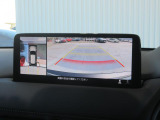 360&deg;ビューモニターを搭載しています。コーナーセンサーと合せてお使いいただくことで、安全、安心にお車の取り回しを行っていただけます。