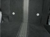 ◆ISOFIX◆シートベルトいらずでチャイルドシートと固定金具を連結するだけでがっちり固定できます。