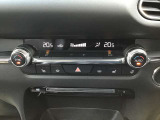空調はAUTO エアコンですので、温度設定するだけで後は車が管理してくれます。快適な室内空間です!