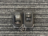 【スマートキー】持っているだけでエンジン始動や、ドアロックの開閉が可能な便利なスマートキーを装備です!イモビライザーでセキュリティー対策もOKです