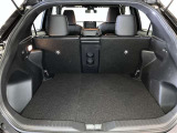 バックドアを上げた状態です。シートのアレンジ次第で荷室のスペースが変わります!用途に合わせて快適な室内を?