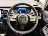 とても握りやすいステアリング!運転手の気持ちがそのまま伝わるかのような反応をしてくれます!!小物入れや各ボタンの配置にこだわり、とても使いやすいです!視認性も良いのでロングドライブもお任せ下さい!