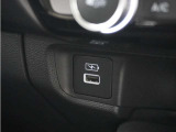 ◆USBチャージャー◆使いやすい場所に装備されています。
