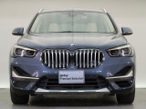 【キドニーグリル】BMWの代名詞。一目見ただけでBMWであると認識できる確固たるアイコンとして存在感を放ちます。