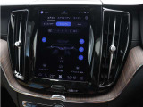 【CleanZone アドバンスト・エア・クオリティ・システム(PM2.5センサー、車内自動換気機能付)】PM 2.5粒子を最大95%車外に排出。全自動空気清浄機で、車内の空気の質を向上させます。
