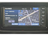 純正ナビを装備。タッチパネル式で使いやすく、お出かけもラクラクです。