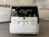 パワーテールゲートでワンタッチでの操作が可能です