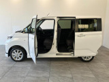 お客様にぴったりなおクルマをお選びいただけますように様々な展示車をご用意致しております!ダイハツの軽自動車だけではなく、他メーカー車やコンパクトカー・ミニバンなども数多く取り揃えております!