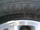 タイヤサイズは、165/60R14でRす。