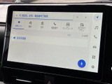 画面から目的地や施設などを検索でき、登録先や履歴にもアクセスできます。タッチ操作で項目を選びやすく、地図やオーディオなどのメニューへ切り替えられるため、日常のお出かけをサポートします。