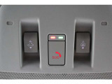 SOSコール急病時や危険を感じたとき、SOSコールスイッチを押してください。万が一の事故発生時にはエアバッグ展開と連動し自動通報されオペレーターが警察や消防へ連携サポートし自車位置や所有者情報を連絡します