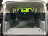 普段のお買い物や通勤、送迎等に十分な荷室スペースを確保しております。セカンドシートを倒すと、大きな荷物の積載も可能です♪