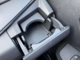 運転席 ドリンクホルダー