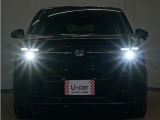 LEDヘッドライト(オートハイビーム機能付)が搭載されており、遠くまで明るく均一に照らし、高速道路等での安心感が向上しております。