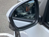 ウインカー付ドアミラーで周囲の方にお知らせできます。