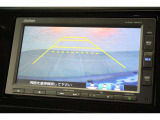 バックカメラが装備されており、後方の安全確認はもちろんのこと狭い場所での駐車や雨の日・夜間など視界の悪いコンディションでのストレスの軽減にもなります!