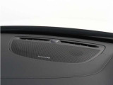 【harman/kardon】世界のオーディオファン垂涎のプレミアムサウンドシステムを搭載。原音に近い音場空間を忠実に再現。乗る人すべてに最良の音響体験を提供します。