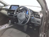 見通しのよいすっきりとした視界で、誰でも運転しやすいです。運転のしやすさは疲れにくさにも繋がりますよ♪