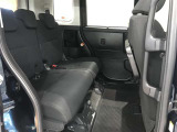ゆとりある広々とした車内空間は、ドライブを始め買い物やレジャーなど、幅広く活躍します。一人でもみんなとでもお出かけを楽しみましょう!