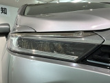 LEDヘッドライトは、点灯の瞬間から最大光量を発揮し、突然暗くなるトンネルなどでの安定感を高めます。