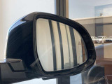 レーンチェンジウォーニング装備。車線変更時の安全確認をサポートしてくれます。